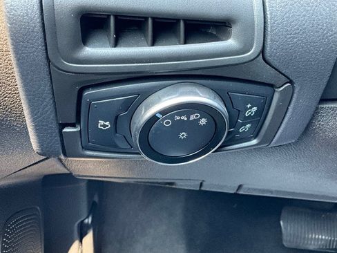 Used 2015 Ford Focus SE FWD image 18