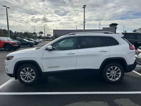Used 2019 Jeep Cherokee Latitude w/ Cold Weather Group image 4