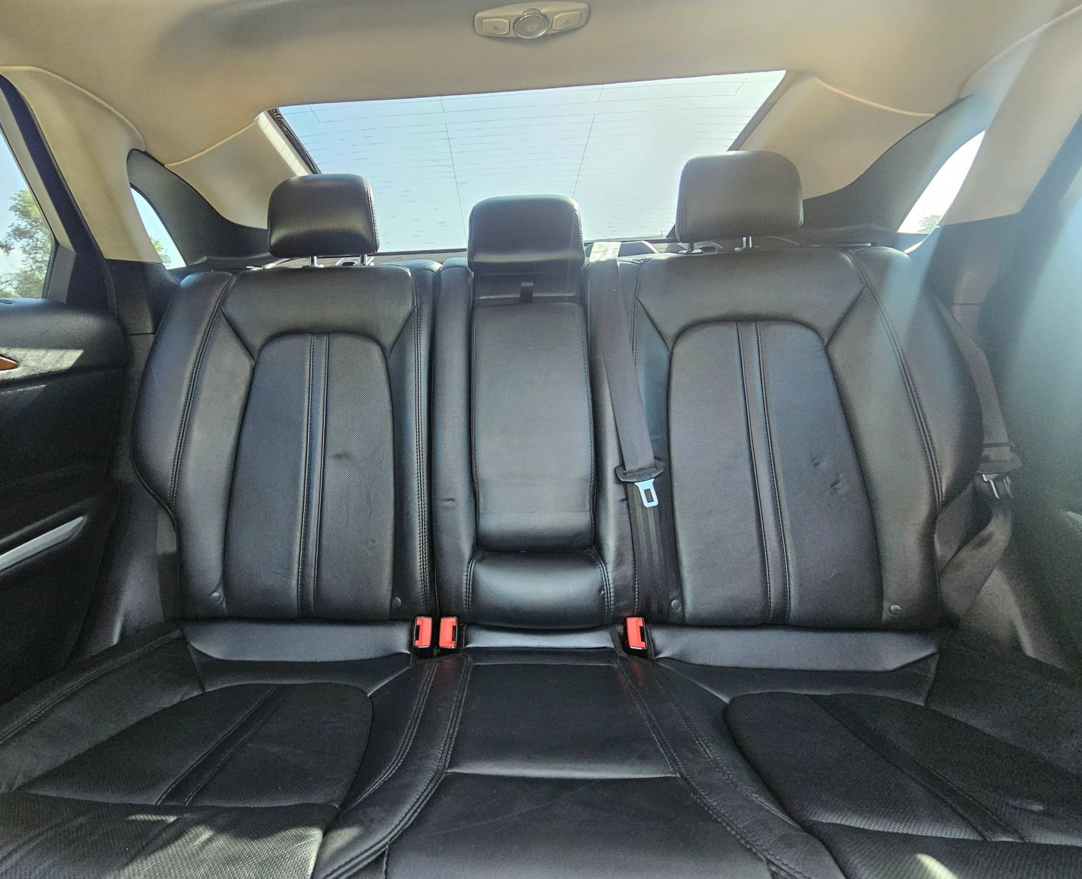 Used 2016 Lincoln MKZ w/ Equipment Group 300A Reserve FWD image 18