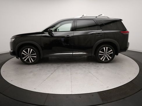 Certified 2024 Nissan Pathfinder Platinum w/ Cargo Package image 25