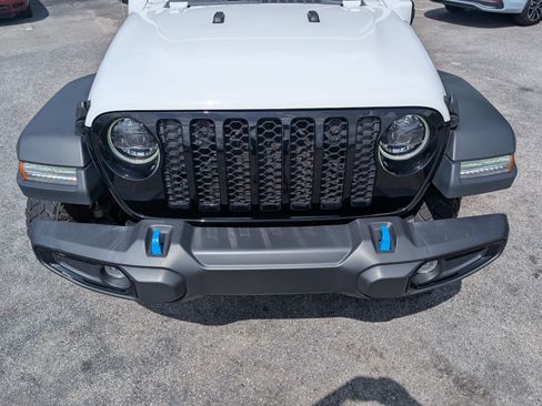 Used 2023 Jeep Wrangler Unlimited w/ 8.4" Radio Group AWD/4WD image 12