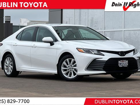 Certified 2023 Toyota Camry LE image 1