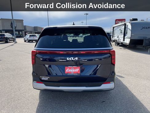 Used 2025 Kia Carnival FWD image 5