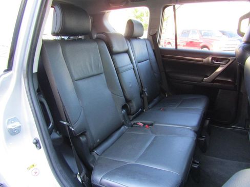 Used 2017 Lexus GX 460 image 13