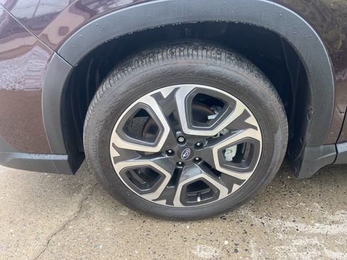 Used 2024 Subaru Ascent Touring AWD/4WD image 5