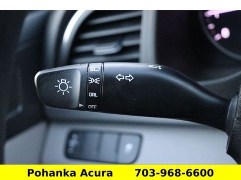 Used 2017 Hyundai Elantra SE image 11