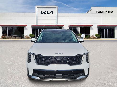 Certified 2025 Kia Sorento SX FWD image 2