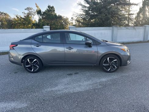 Used 2024 Nissan Versa SR image 4