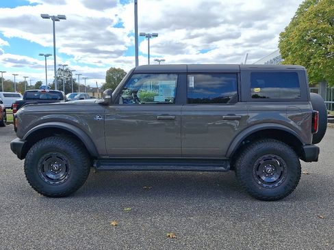 New 2025 Ford Bronco Outer Banks w/ Sasquatch Package image 4