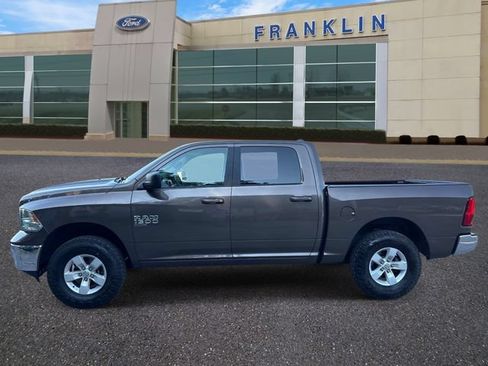 Used 2021 RAM 1500 Classic SLT AWD/4WD image 4