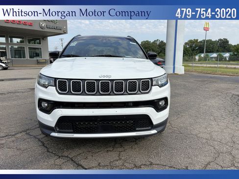 Used 2024 Jeep Compass Limited AWD/4WD image 2