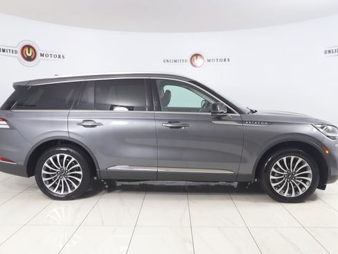 Used 2024 Lincoln Aviator Reserve AWD/4WD image 2