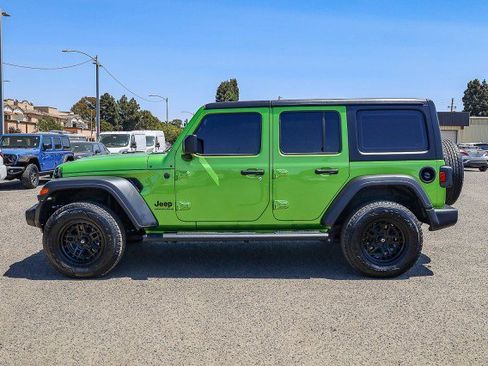 Used 2025 Jeep Wrangler Sport image 7