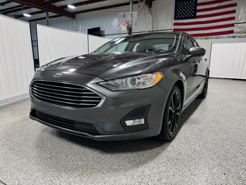 Used 2019 Ford Fusion SE w/ Equipment Group 151A image 4