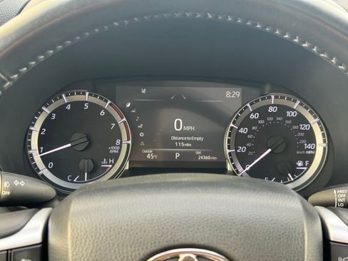Used 2023 Toyota Highlander XLE AWD/4WD image 32
