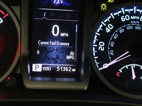 Used 2022 Toyota Tacoma SR5 RWD image 10