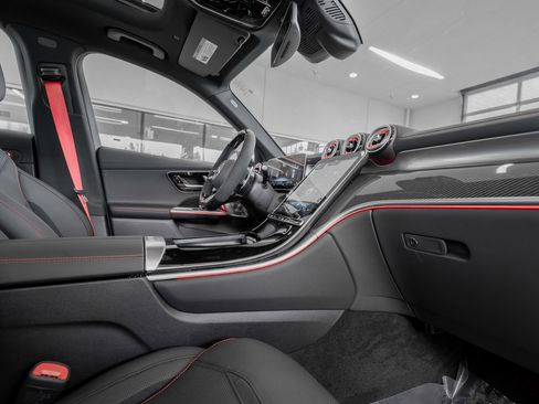 New 2025 Mercedes-Benz GLC 43 AMG 4MATIC image 17