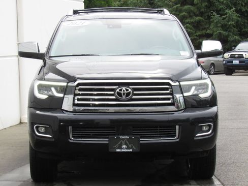 Used 2021 Toyota Sequoia Platinum AWD/4WD image 3