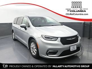 Used 2023 Chrysler Pacifica Touring-L FWD 360° Tour