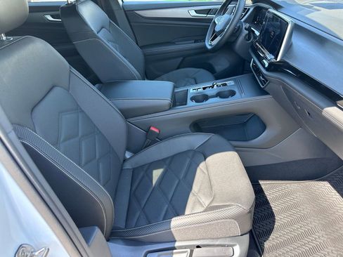 New 2026 Volkswagen Atlas Cross Sport SE image 18