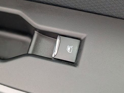 Used 2021 Ford F150 XLT image 34