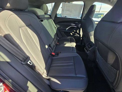 New 2025 Audi Q5 Prestige image 14