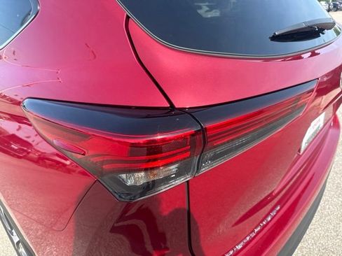 Used 2023 Toyota Highlander XLE FWD image 10