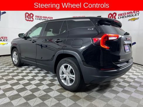 Used 2024 GMC Terrain SLE image 7