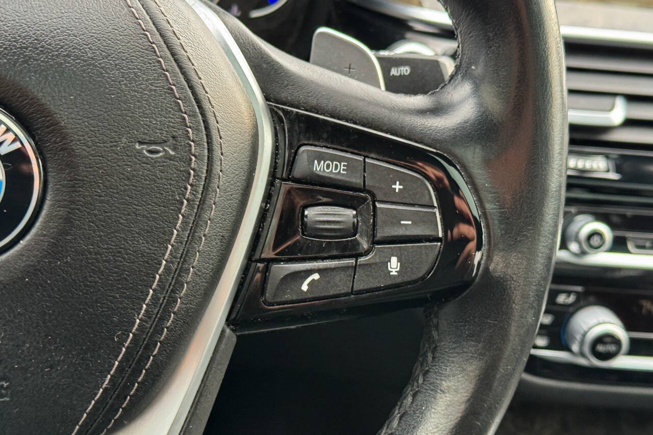 Used 2018 BMW 530i xDrive AWD/4WD image 30