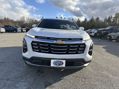 New 2025 Chevrolet Equinox LT w/ Safety and Technology Package image 30