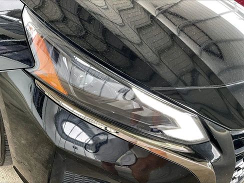 Used 2025 Nissan Altima 2.5 SR image 27