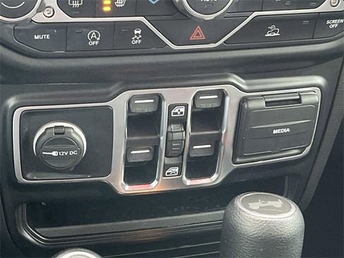 Certified 2022 Jeep Wrangler Unlimited Sahara w/ Cold Weather Group image 34