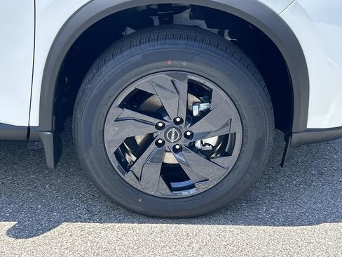 New 2026 Nissan Rogue SV FWD image 9