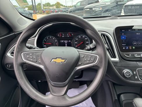 Used 2023 Chevrolet Malibu LS image 18
