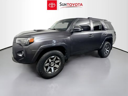 Used 2022 Toyota 4Runner TRD Off-Road Premium w/ Moonroof Package AWD/4WD image 9