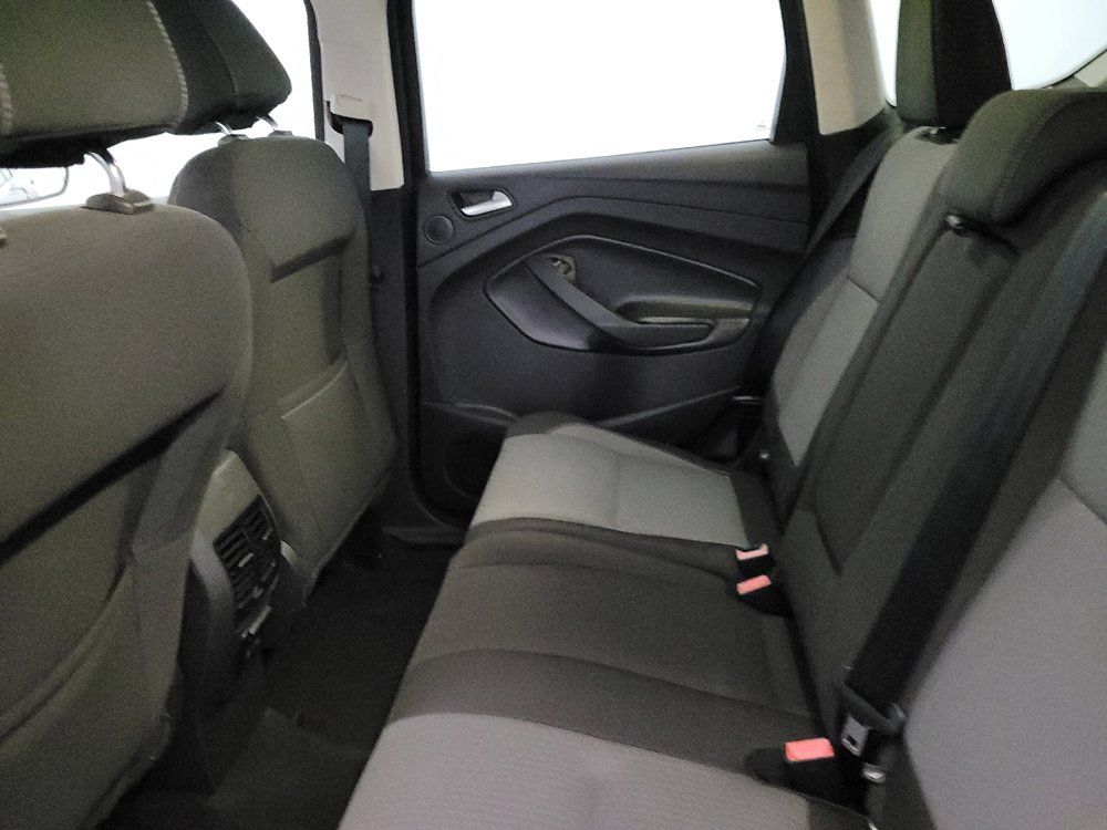 Used 2017 Ford Escape SE w/ Equipment Group 201A FWD image 18