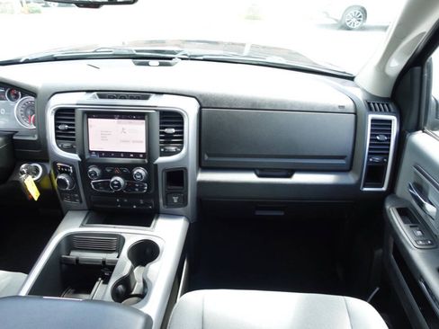 Used 2022 RAM 1500 Classic SLT w/ Electronics Convenience Group AWD/4WD image 39