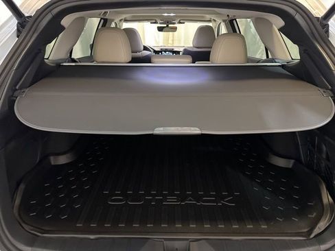 Certified 2025 Subaru Outback Limited image 38