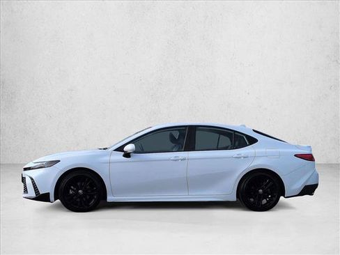 Certified 2025 Toyota Camry SE image 9