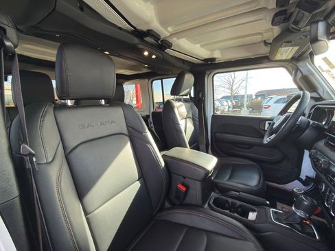 Used 2024 Jeep Wrangler Sahara w/ Technology Group image 30