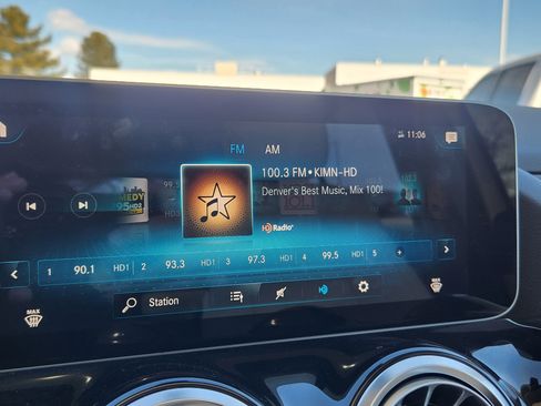 Used 2021 Mercedes-Benz GLA 250 4MATIC image 26