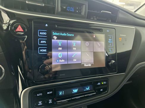 Used 2017 Toyota Corolla SE image 12