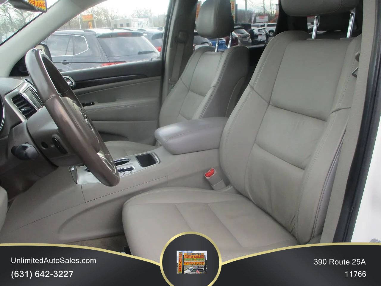 Used 2012 Jeep Grand Cherokee Laredo AWD/4WD image 6