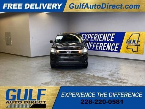Used 2024 Ford Expedition Max XLT image 3