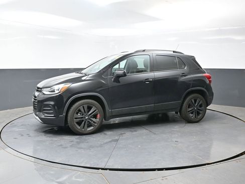 Used 2022 Chevrolet Trax LT w/ Redline Edition AWD/4WD image 8