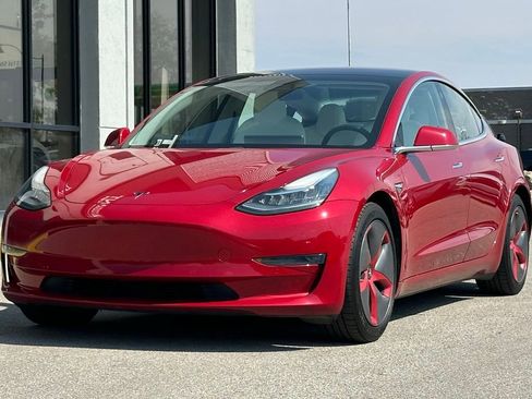Used 2018 Tesla Model 3 Long Range image 4