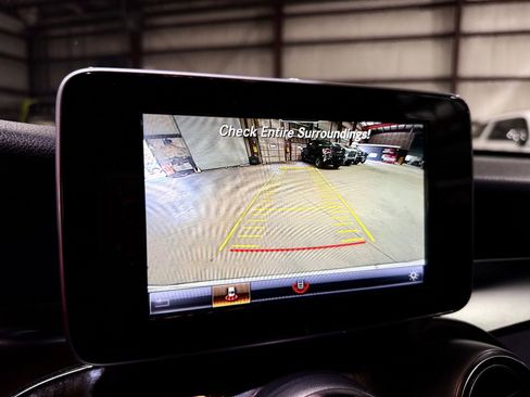 Used 2018 Mercedes-Benz GLC 300 image 32
