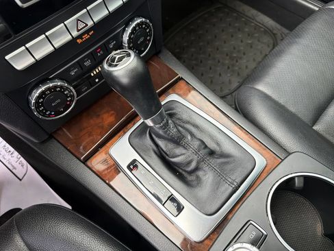 Used 2013 Mercedes-Benz C 250 Sedan image 22