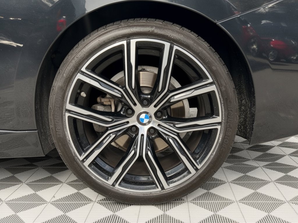 Used 2022 BMW 230i Coupe w/ Convenience Package RWD image 13