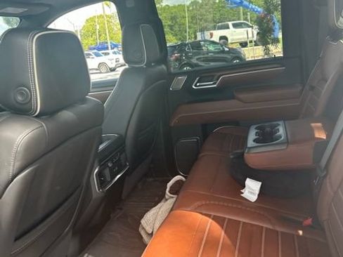 Certified 2025 GMC Sierra 2500 Denali Ultimate AWD/4WD image 4